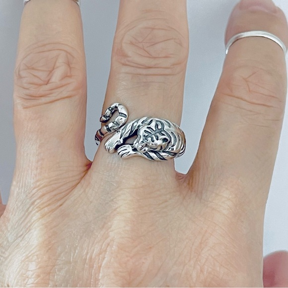 Sterling Silver Wraparound Delicate Tiger Ring, Silver Rings, Animal Zoo, Tigers - Picture 14 of 15